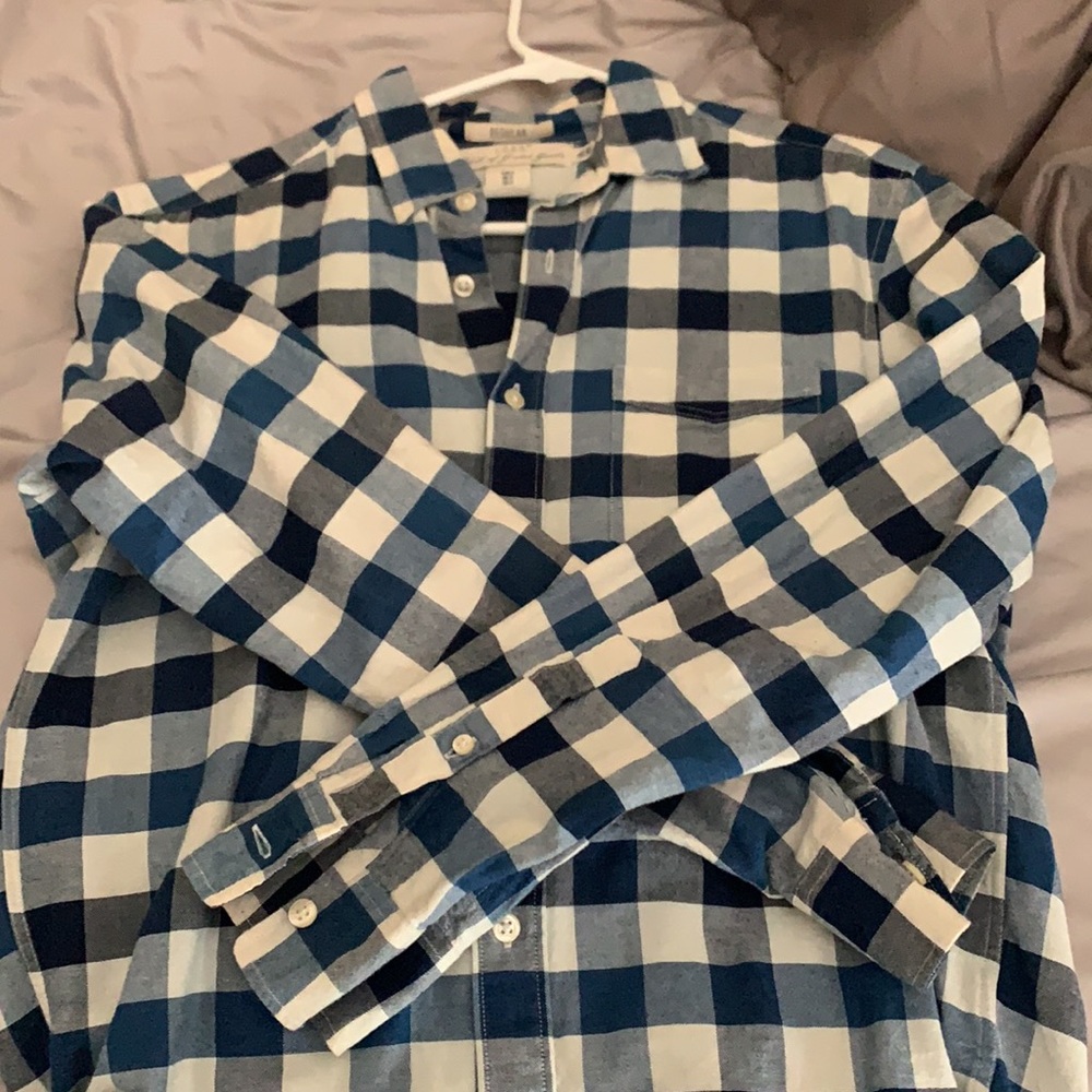 H&M flannel. - Picture 4 of 4